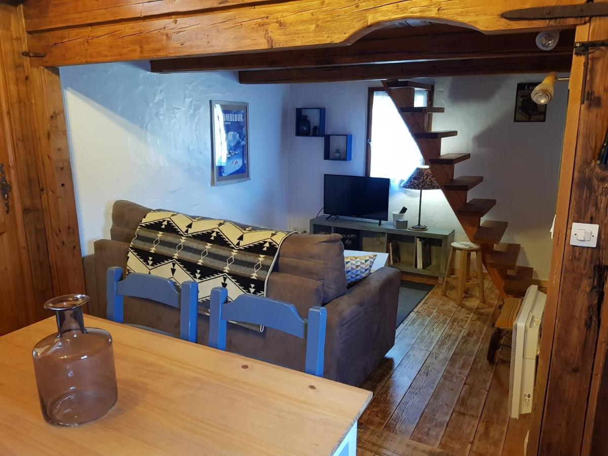 Petit Chalet Savoyard Domancy Exterior photo